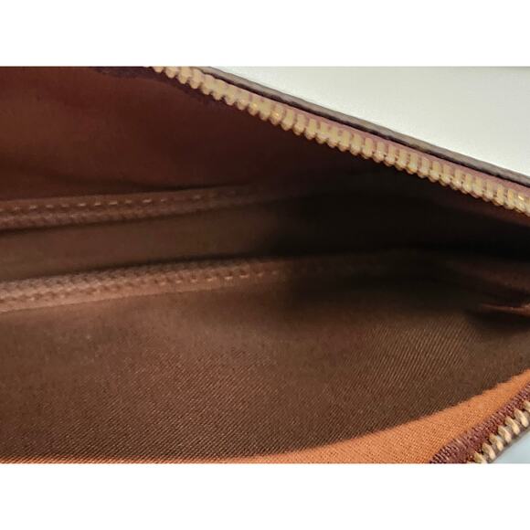 Louis Vuitton Pochette Accessoires LV Monogram Shoulder Bag with Chain Vintage - Picture 13 of 15